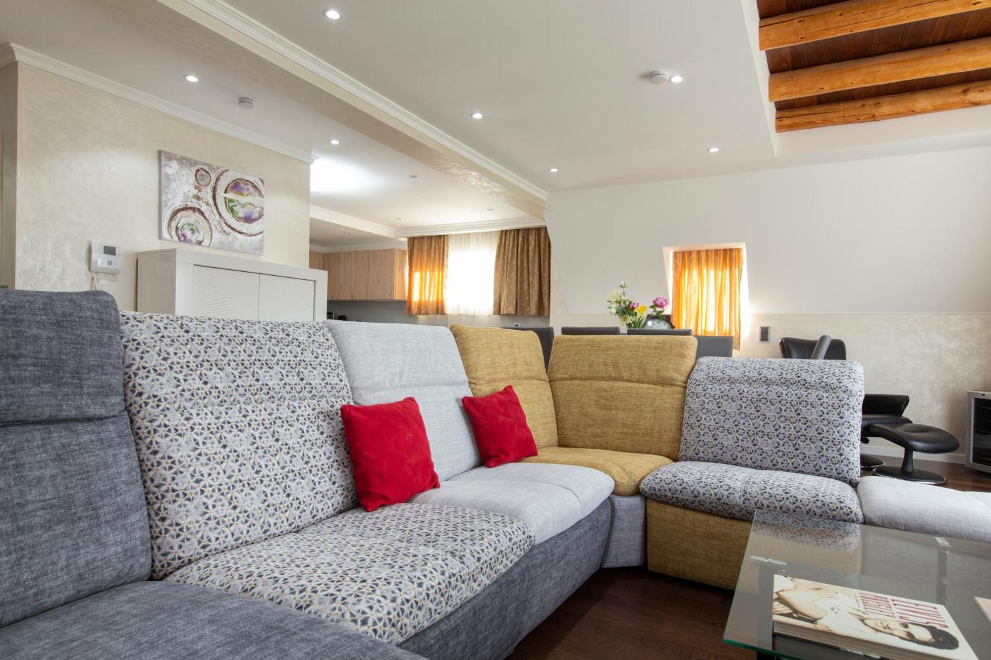 The Queen Luxury Apartments - Villa Vinicia لوكسمبورغ المظهر الخارجي الصورة